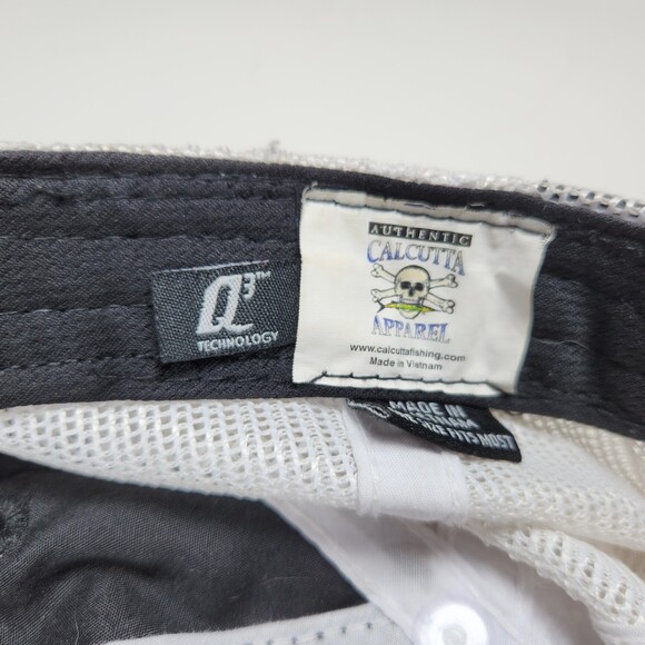 Calcutta Skull Cross Bones Hat Cap White Mesh Pirate Snapback - Picture 7 of 7